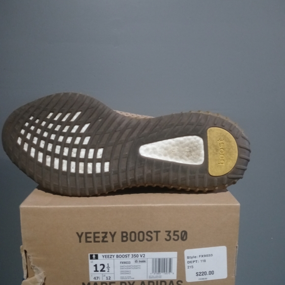 YEEZY BOOST 350 V2 **100% AUTHENTIC*** - Picture 4 of 8